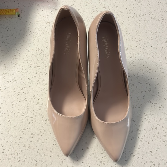 Tan heels - Picture 2 of 5